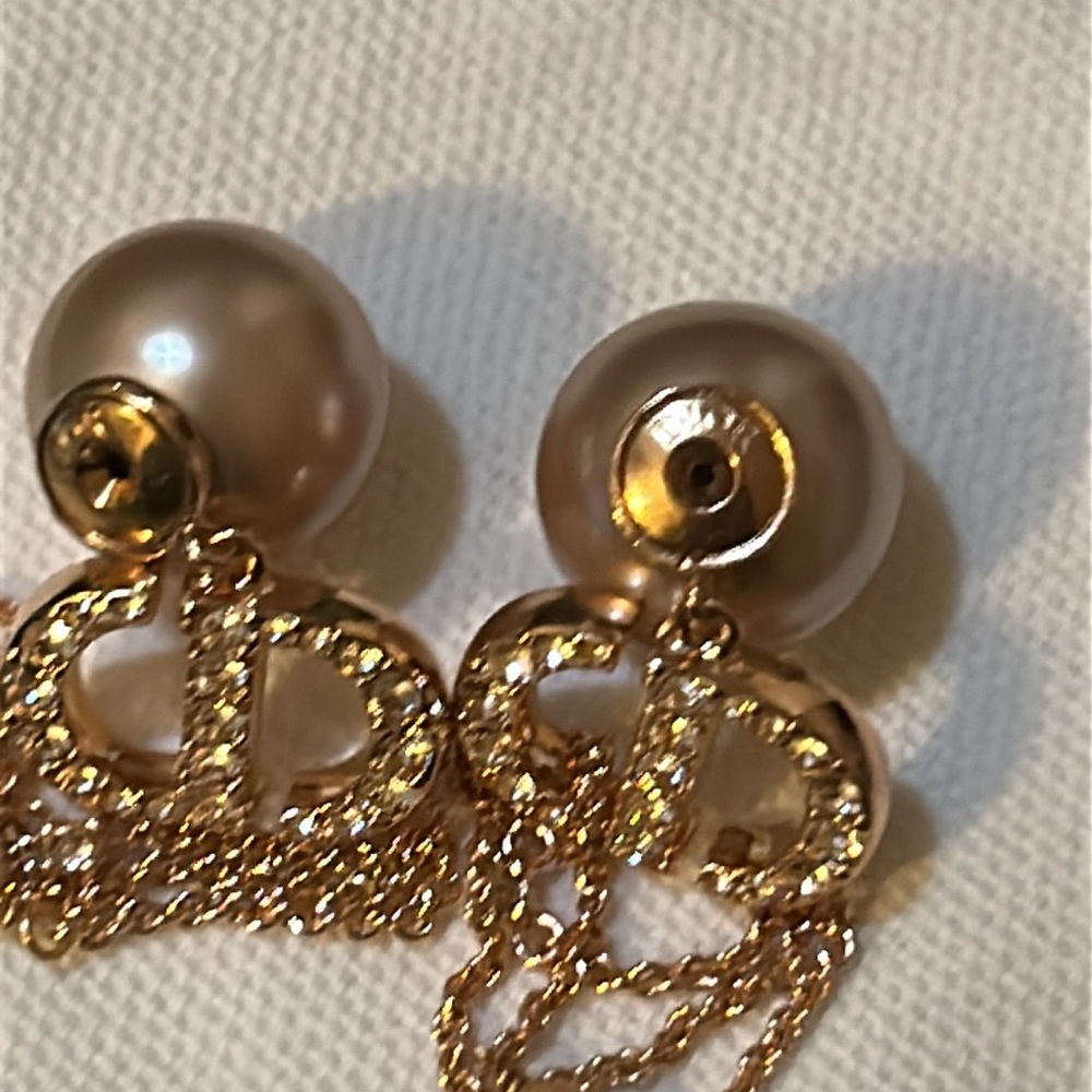 DIOR TRIBALES Earrings Pink-Finish Metal With Pink Resin Pearls and Crystals - Picture 5 of 8